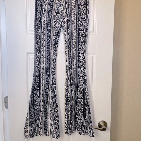 Pants - bell bottom pants 💋